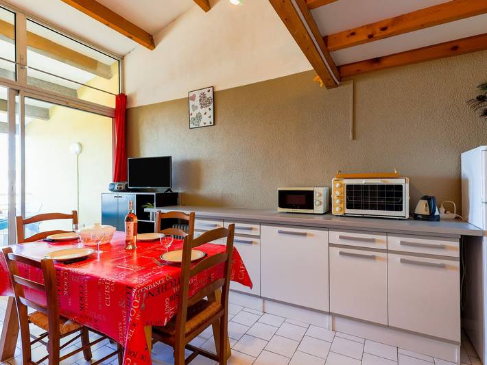Gîte pour 4 personnes, avec terrasse ainsi que jardin et vue dans Port du Cap d'Agde - 3