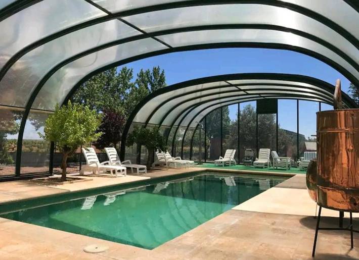 Casa rural para 16 personas, con piscina además de terraza y vistas en Fuente de Pedro Naharro