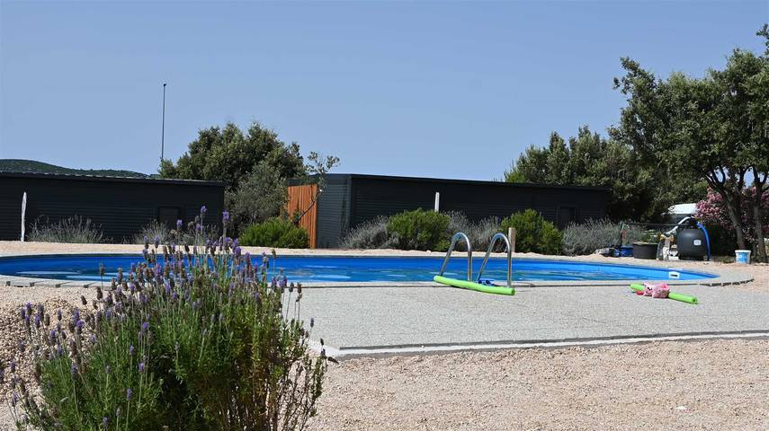 Camping voor 6 personen, with Balkon/Terras and Terras as well as Zwembad and Uitzicht in Dalmatië