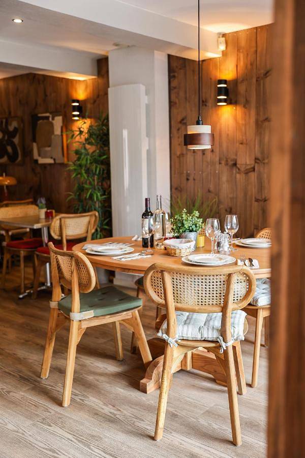 Hôtel - Restaurant Atlantide in Biscarrosse (bourg), Biscarrosse
