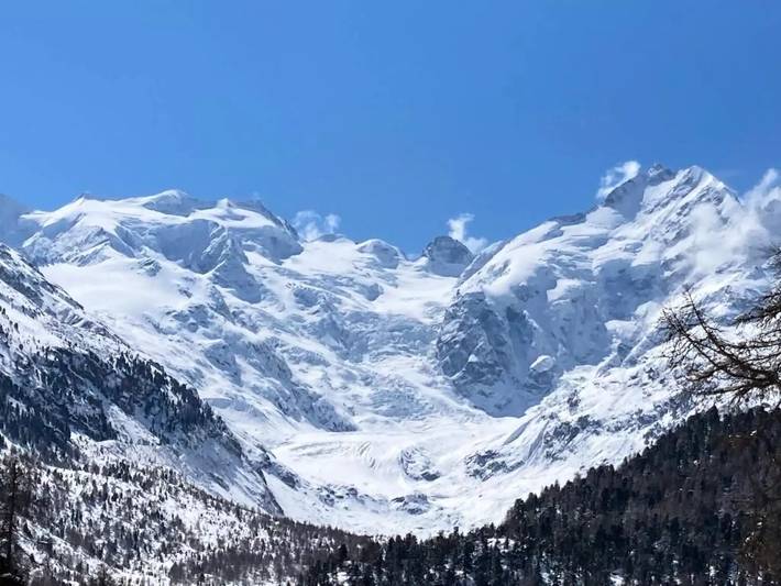 Ferienwohnung für 2 Personen, mit Balkon und Garten in Pontresina