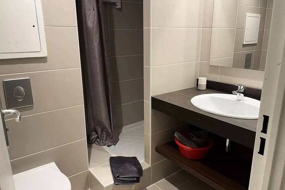 Entire apartment, Residence Le Portillo Swimming pool - Studio for 4 People in Gourette, Eaux-Bonnes