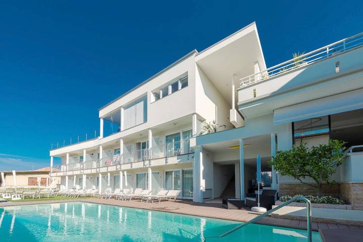 Hotel für 2 Personen, mit Terrasse und Garten sowie Pool