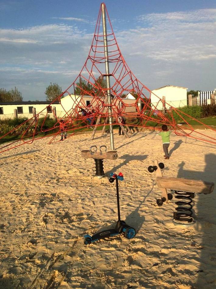 Parc de vacances pour 4 personnes, avec vue et piscine ainsi que bassin pour enfant et jardin à Hastings - 4