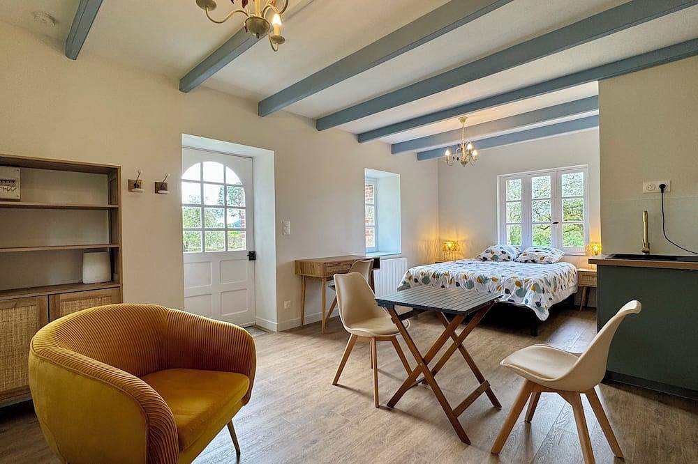 Cosy couple's cottage with view of the Château - Golfe du Morbihan, 20 min from Vannes in Berric, Región de Vannes