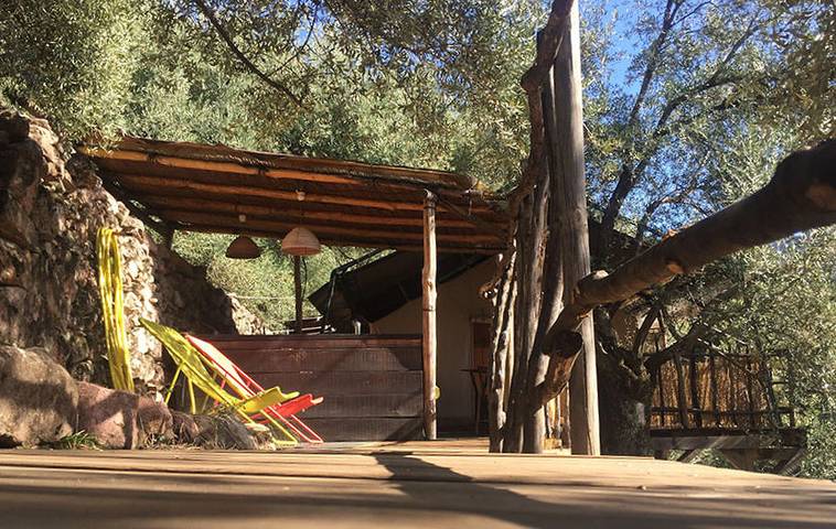 Tente pour 4 personnes, animaux acceptés en Corse