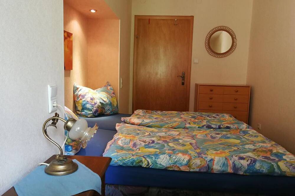 Ganze Wohnung, Ferienwohnung Willems - Appartement/Fewo, Bad, Wc, 2 Schlafräume in Waldbreitbach, Rheinland-Pfalz