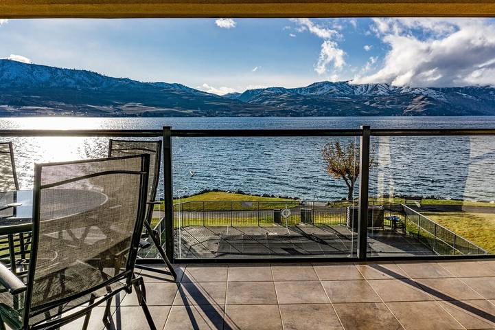 Vacation apartment for 6 people, with hot tub and pool as well as balcony in Lake Chelan