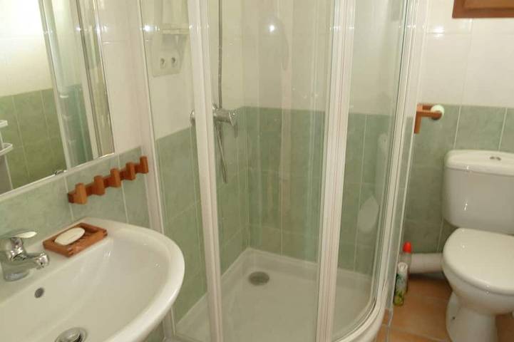 Gîte pour 4 personnes, avec jacuzzi et balcon dans Office De Tourisme Des Angles - 4