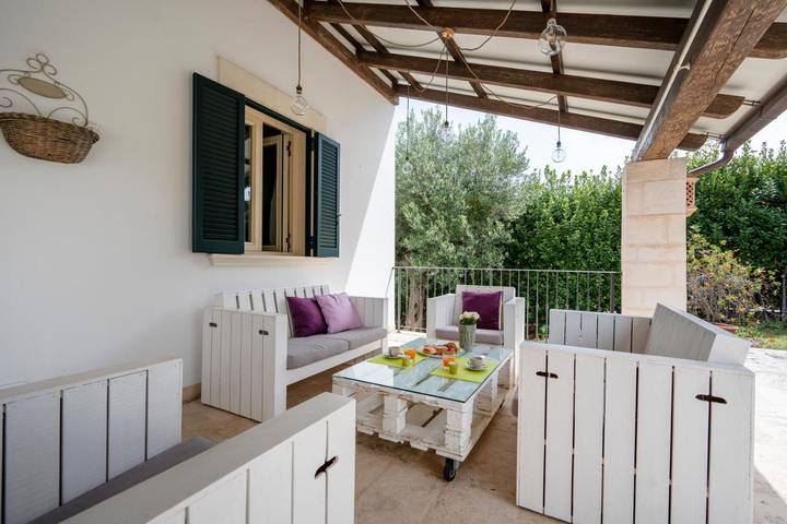 Location de vacances pour 8 personnes, avec jardin ainsi que piscine et terrasse à Noicàttaro - 4