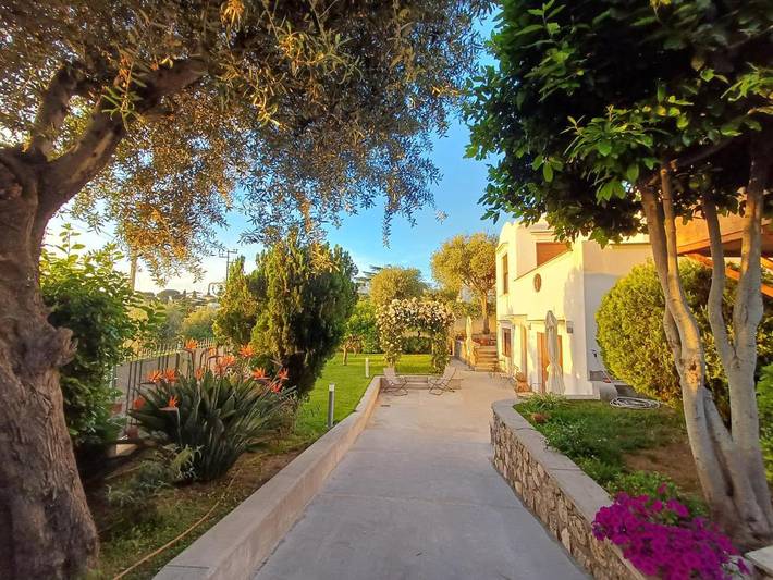 B&b per 4 persone, con Terrazza e Giardino nonché Panorama a Anacapri