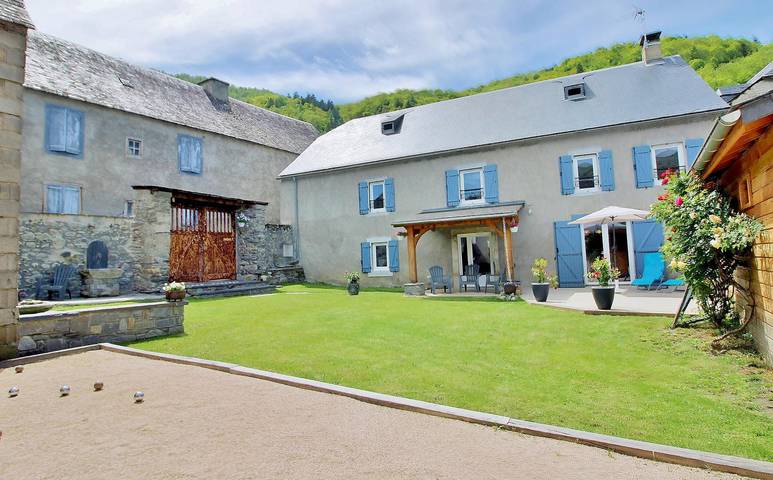 Gîte pour 10 personnes, avec terrasse et jardin à Vignec - 2