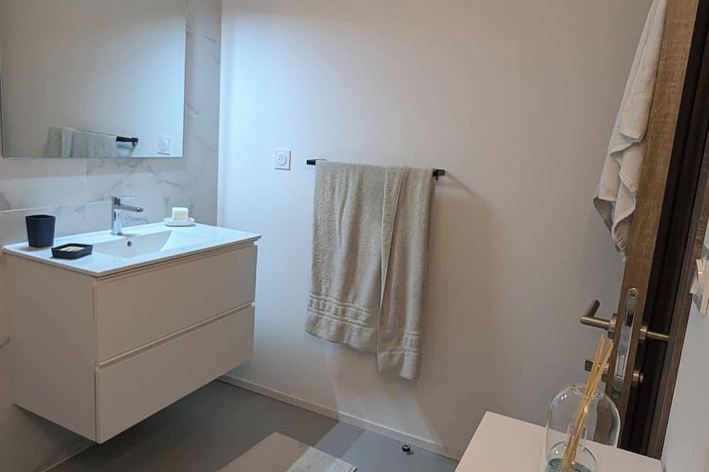 Appartement entier, Location T2 avec piscine à débordement vu sur mer Corse du Sud in Pianottoli-Caldarello, Arrondissement de Sartène