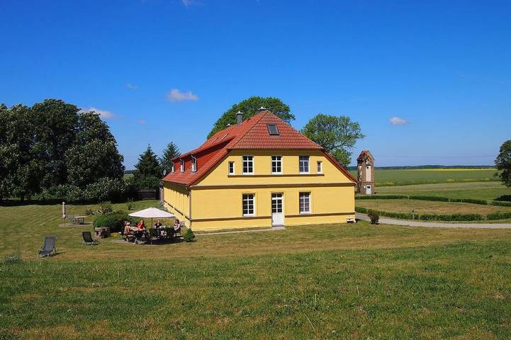 Schloss für 4 Personen, mit Sauna und Garten in Gingst