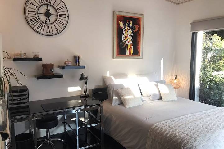 Chambre d’hôte pour 2 personnes, avec jacuzzi et jardin ainsi que sauna et piscine à Saint-Jean-de-Monts - 2