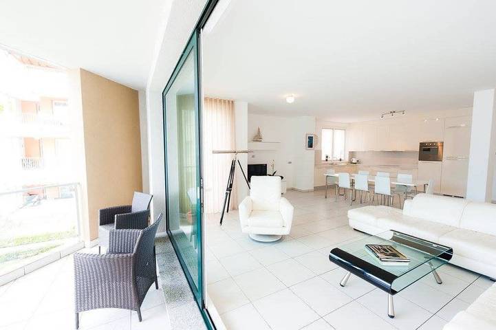 Ferienwohnung für 6 Personen, mit Whirlpool und Garten sowie Pool in Maccagno con Pino e Veddasca - 2