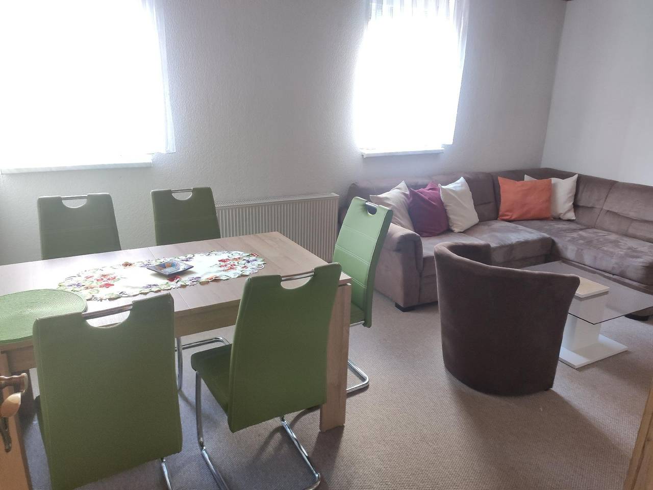 Ganze Ferienwohnung, Gemütliche Ferienwohnung in Uhlstädt-Kirchhasel mit Garten, gemeinsamem Pool und Grill in Uhlstädt-Kirchhasel, Saaleland