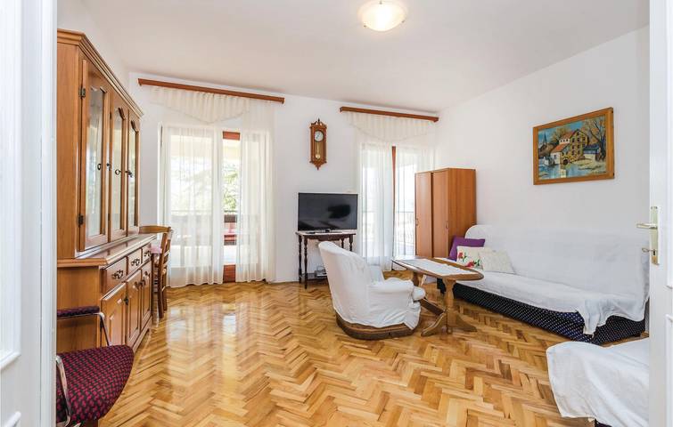 Ganze Ferienwohnung, Apartment am Meer mit Terrasse, WLAN, Parkplatz und herrlicher Aussicht! in Senj, Kvarner Festland