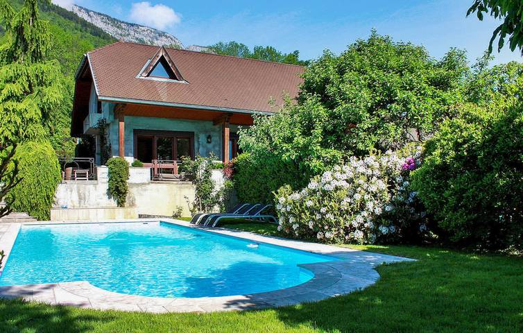 Location de vacances pour 6 personnes, avec piscine et terrasse à Doussard - 2