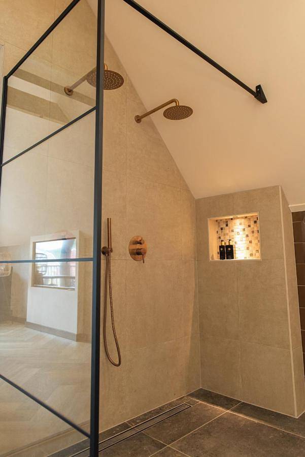 Maison d’hôte pour 2 personnes, avec balcon et jacuzzi dans Frise - 3