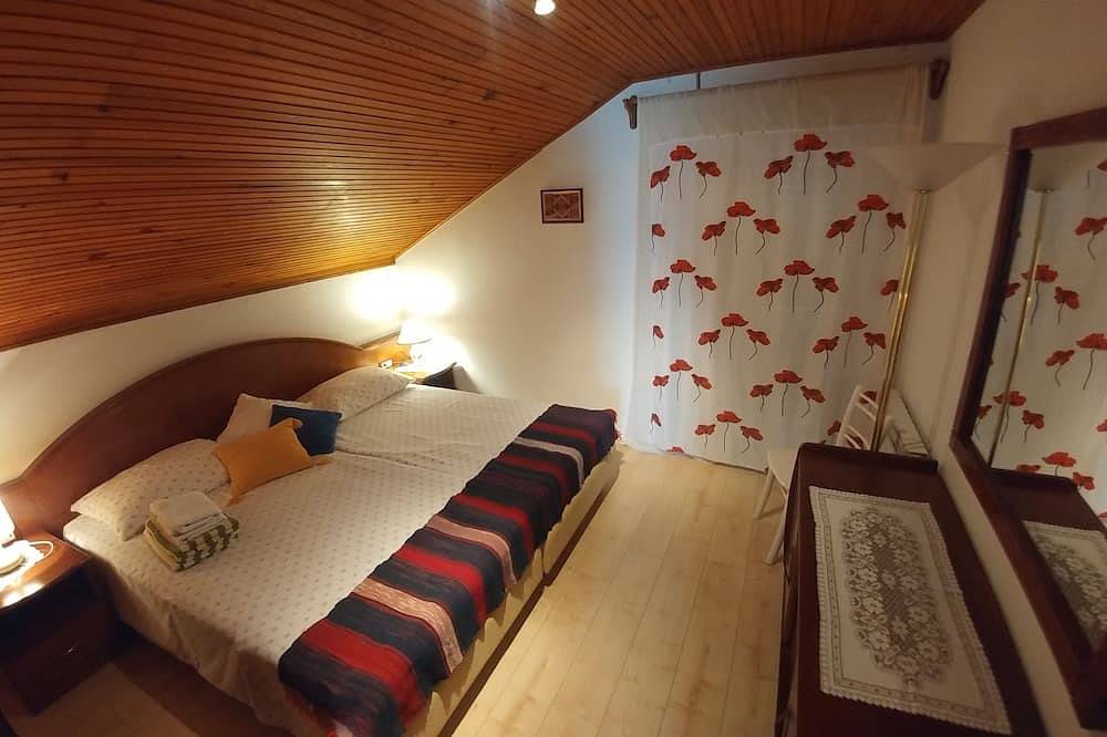 Ganze Wohnung, 2-Zimmer-Ferienwohnung mit Balkon und Meerblick Plat, Dubrovnik in Plat, Dubrovnik-Neretva