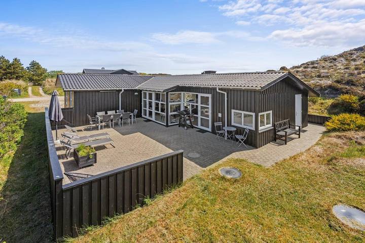 Ferienhaus für 8 Personen, mit Balkon/Terrasse und Whirlpool sowie Terrasse und Sauna in Filsø See