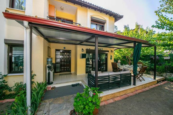 Chalet para 7 personas, con piscina además de vistas y balcón - 1