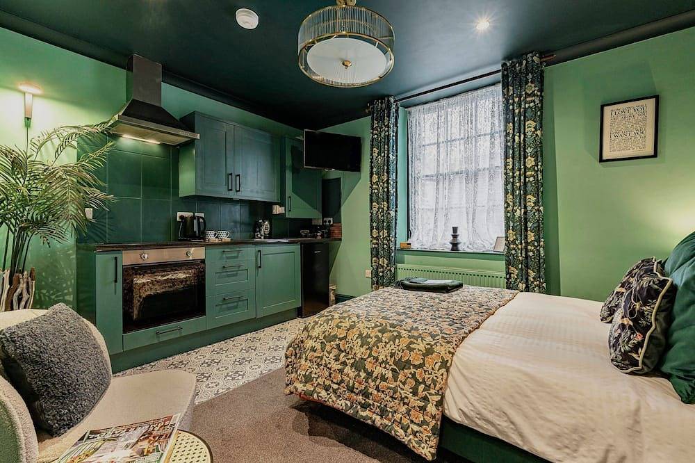 Entire apartment, Number Two Russell House Tavistock Devon in Tavistock, Dartmoor