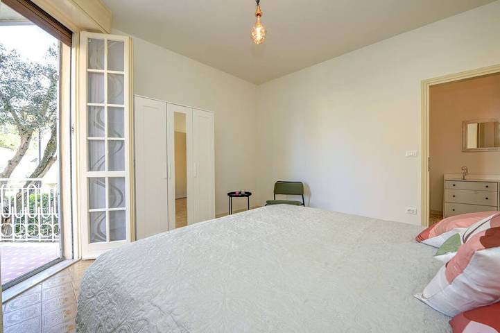 Appartamento intero, Garda Retreat ( beach + every service <200mt ) in Colombare, Sirmione