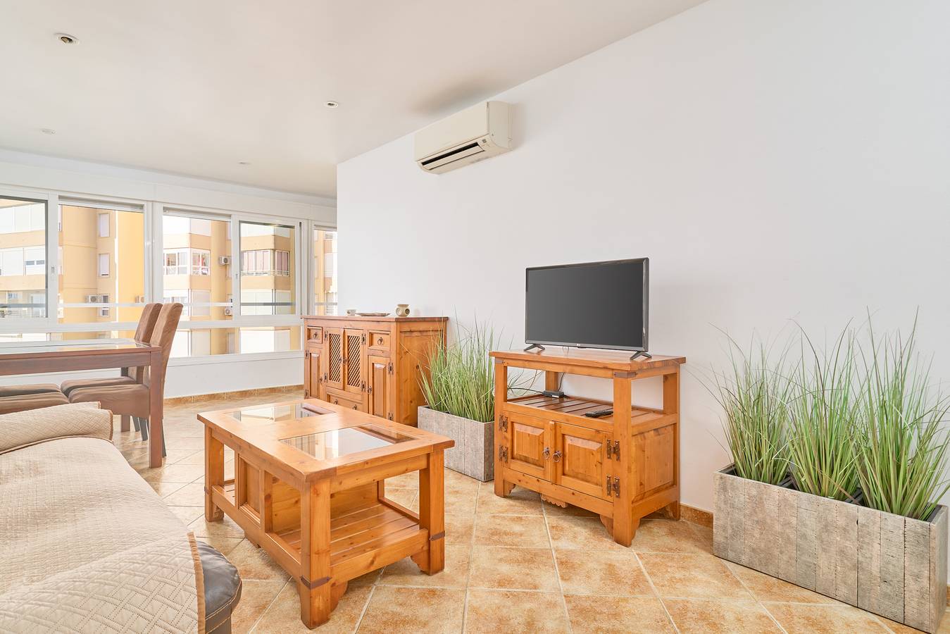 Geheel appartement, Appartement 'Centro Internacional A117' met zeezicht, wifi en airconditioning in Torrox Costa, Torrox