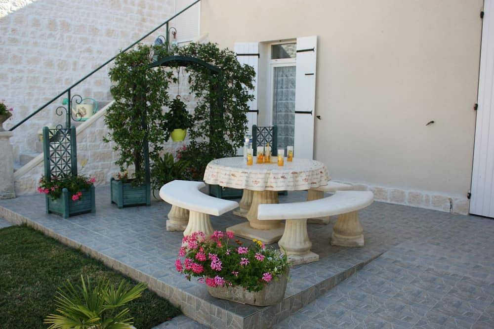 Gîte laccalmie17 alquiler de vacaciones de 2 estrellas con piscina a 2 km del centro in Saintes, Saintes region