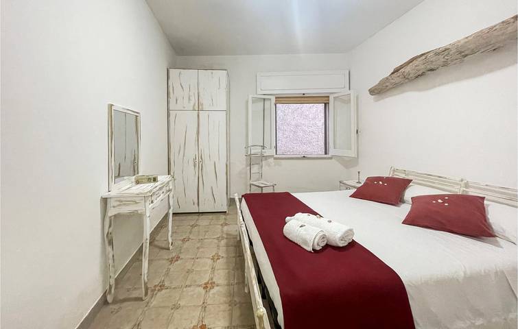 Appartamento 2BR sulla spiaggia con angolo cottura e Internet in Marina di Lizzano, Lizzano (disambigua)