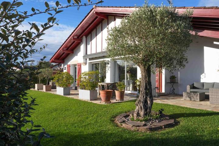 Chambre d’hôte pour 2 personnes, avec Terrasse ainsi que Jardin et Vue