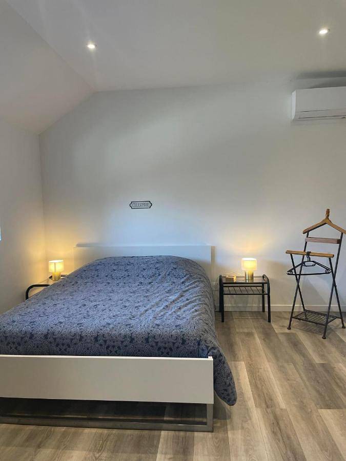 Appart’hôtel pour 2 personnes, avec Jacuzzi et Terrasse ainsi que Jardin et Vue