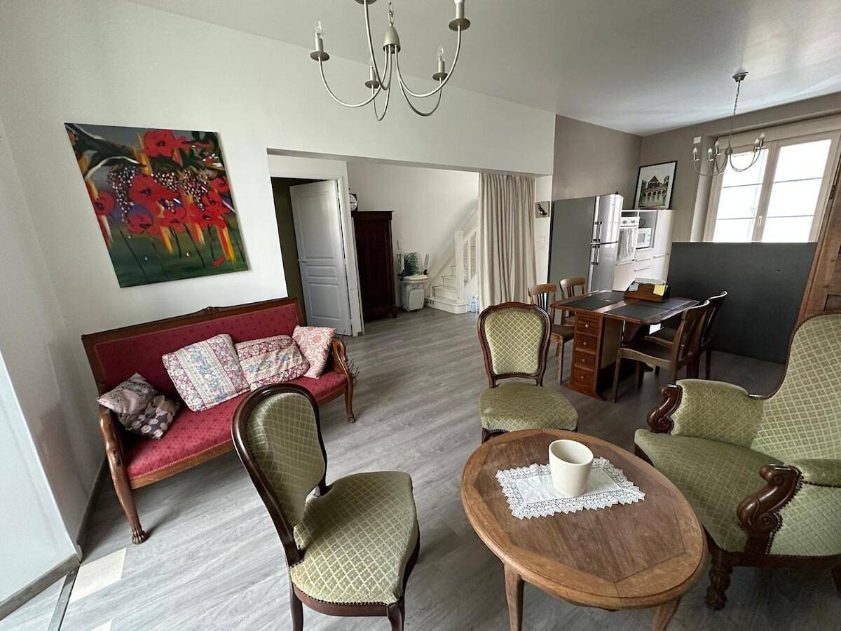Three-Bedroom Apartment in Chablis, Région d'Auxerre