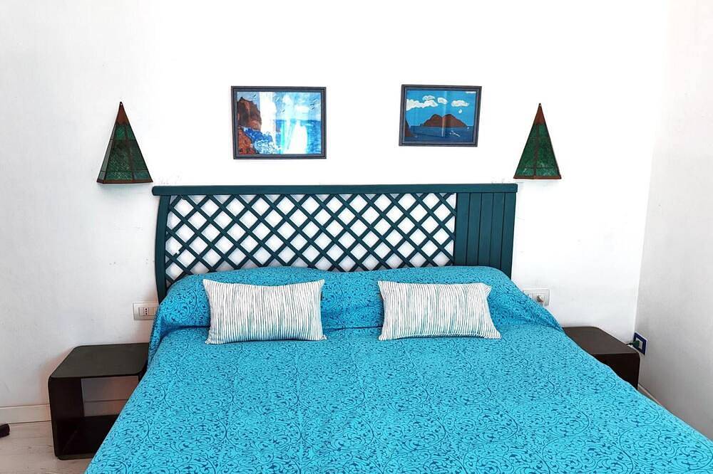 View of the Bay and Charming Houses – Mediterranea & Capricorno in Conca Verde - Sorrento, Massa Lubrense