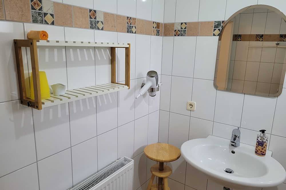 Ganze Wohnung, Ferienwohnung 1 - Ferienwohnungen Dewald in Niepars, Stralsund Umland