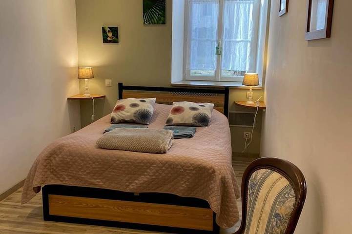 Location de vacances pour 2 personnes, avec jacuzzi et sauna à Bois (homonymie)