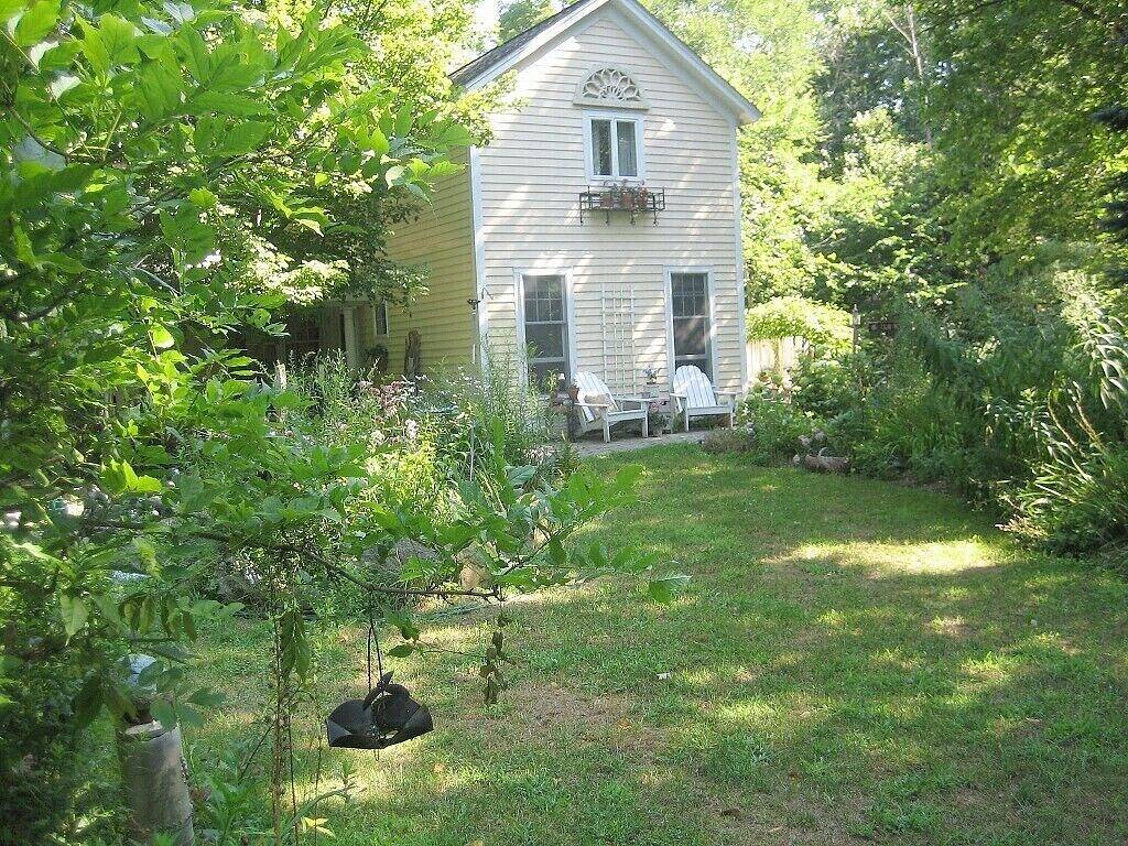 Charmantes Flussufergelände in Litchfield County