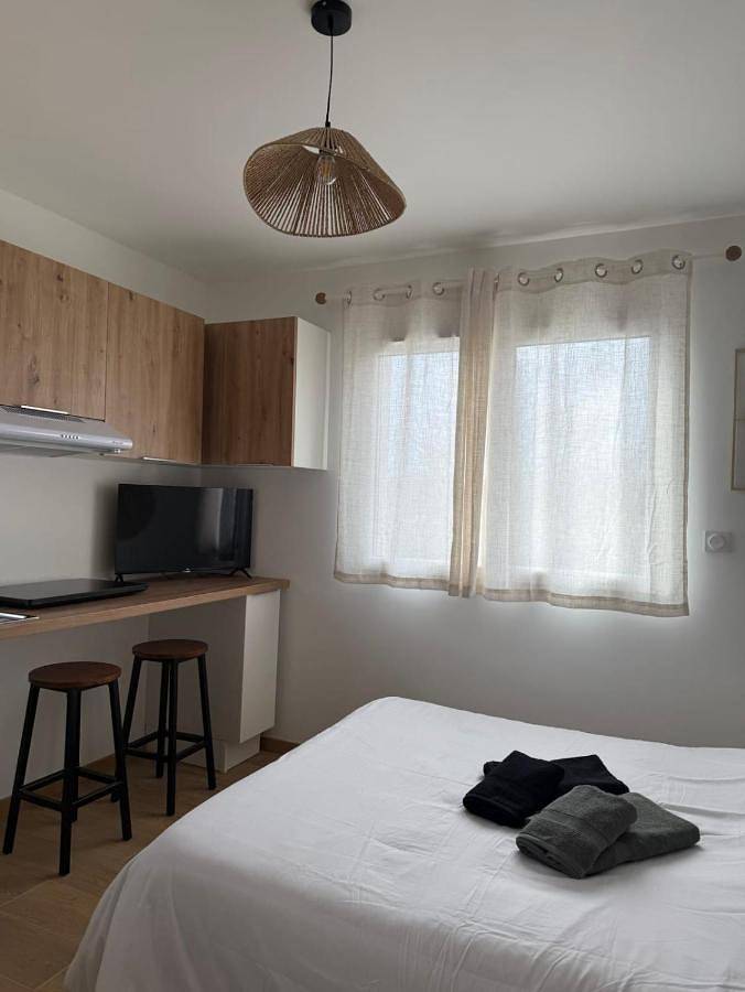Appartement entier, Studio moderne climatisé 20 min Bordeaux in Villenave-d'Ornon, Région de Bordeaux