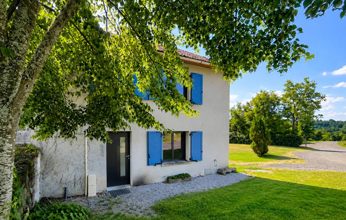Gemütliches Apartment in der Nähe von Strand und Fluss mit Parkplatz in Beaulieu, Regionaler Naturpark Volcans d'Auvergne