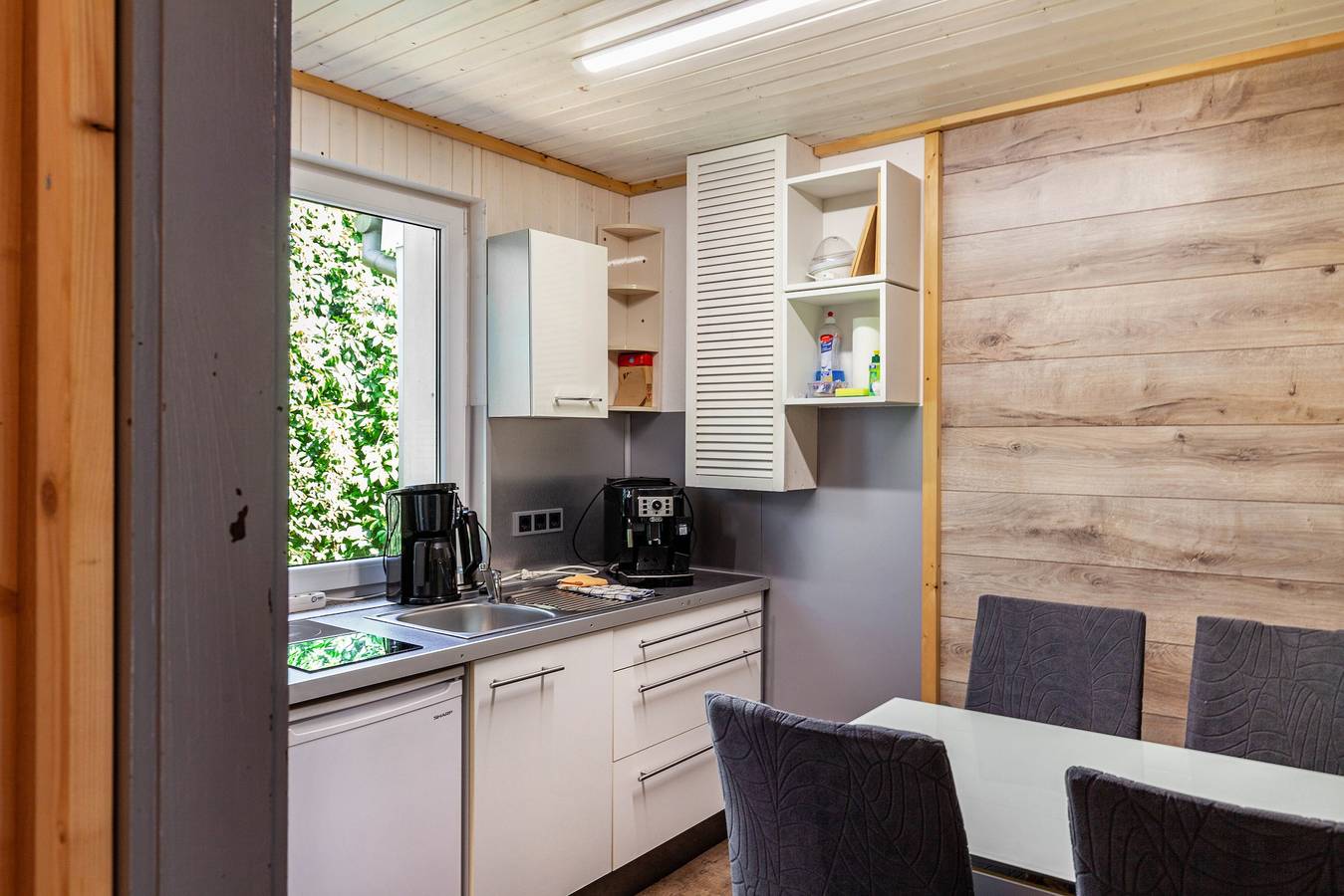 Ferienhaus 204 mit privater Terrasse, Garten und Wlan in Bungalowdorf Zadelsdorf, Zeulenroda-Triebes