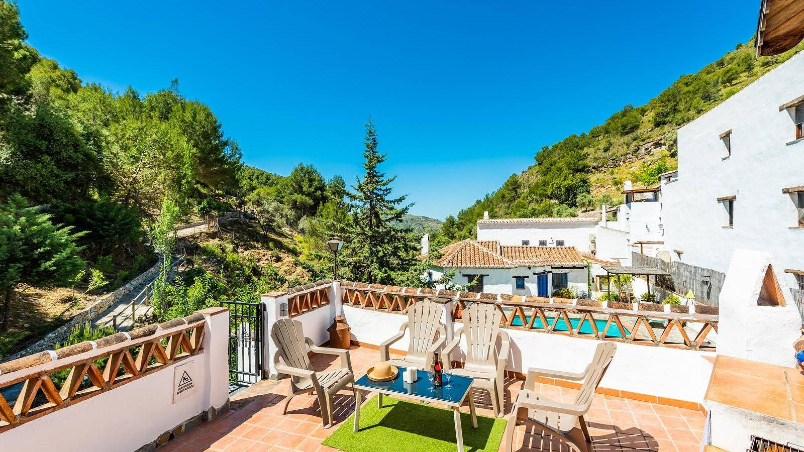 Casa Almijara Cómpeta by Ruralidays in Acebuchal, Cómpeta