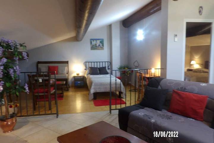 Location de vacances pour 5 personnes, avec jardin à Grillon - 4