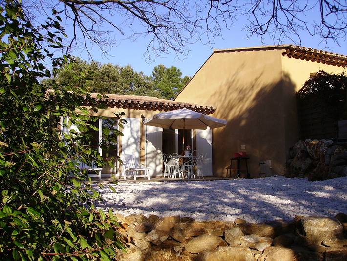 Studio pour 4 personnes, avec piscine ainsi que terrasse et jardin, animaux acceptés
