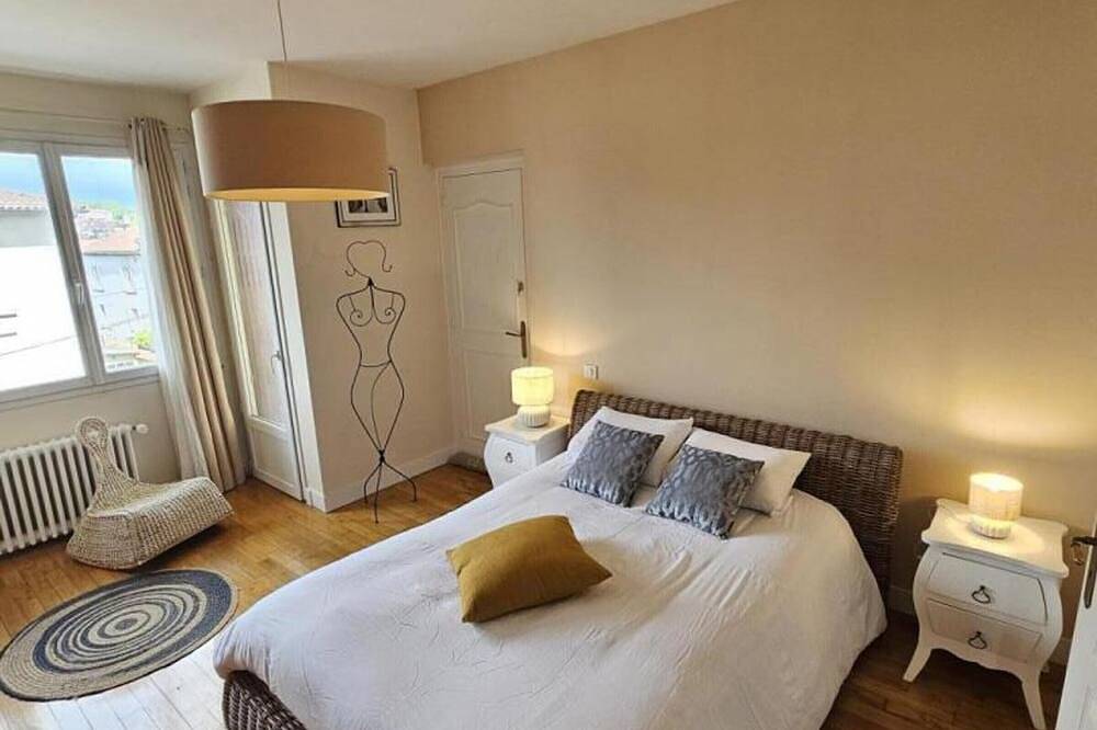 Ganze Wohnung, Moderne Wohnung mit Kathedralenblick - 4 Pers. in Périgueux, Périgord Blanc