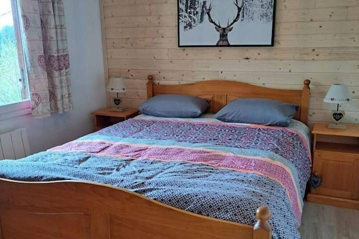 Location de vacances pour 8 personnes, avec jardin et terrasse à Doucier - 2