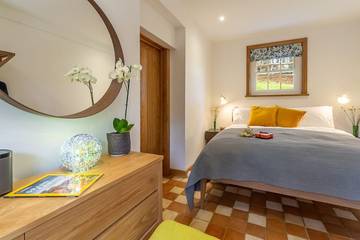 Glamping for 2 People in Sedlescombe, High Weald, Photo 1