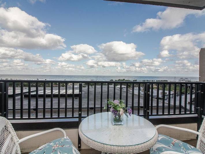 Ferienhaus für 8 Personen, mit Whirlpool und Balkon sowie Pool und Sauna in Delaware