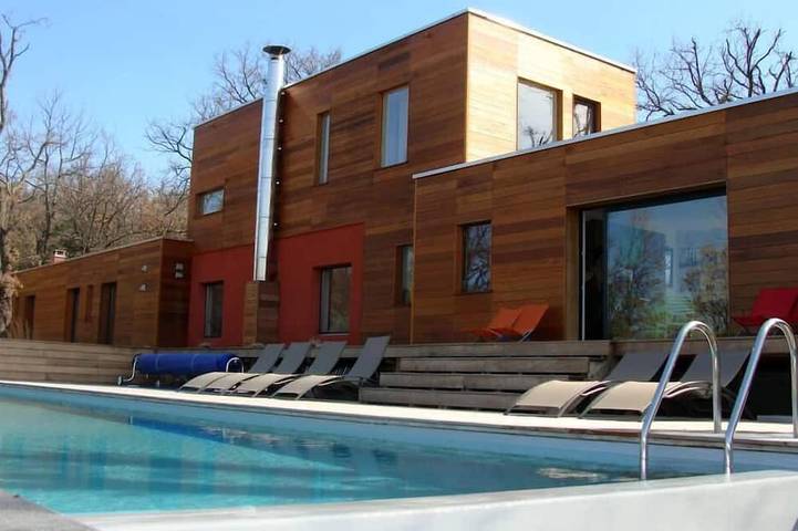 Location de vacances pour 8 personnes, avec jardin, animaux acceptés à Ners